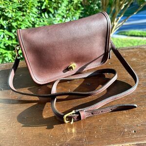 Vintage Coach Pocket Purse Style No. 9755 in Mahogany
